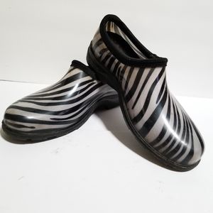 - Sloggers Garden Shoes. Black/Grey. Size 8